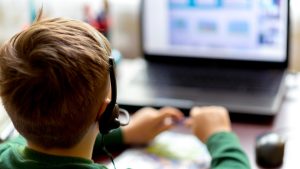 Why Shared Headphones Aren’t the Lice Threat Parents Think